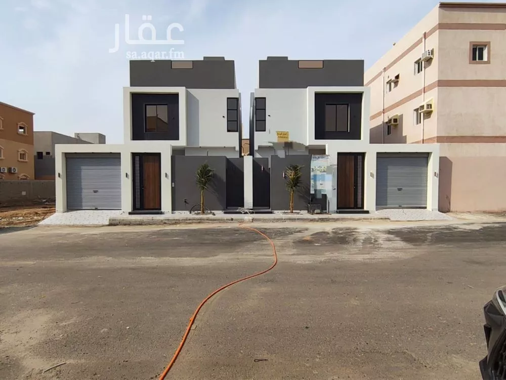 9 bedroom villa in Jeddah 2