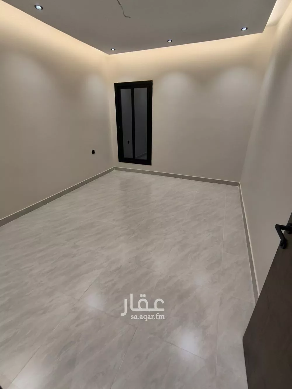 فيلا 12 غرف في الفلاح 12