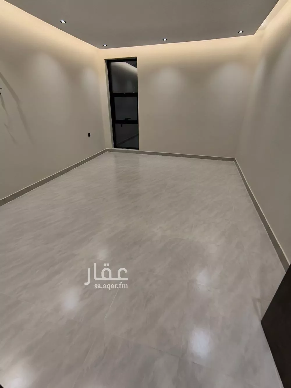 فيلا 12 غرف في الفلاح 5
