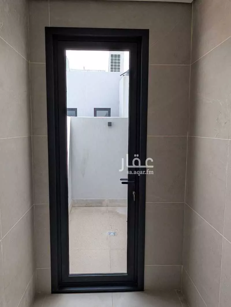 فيلا 4 غرف في العليا 16