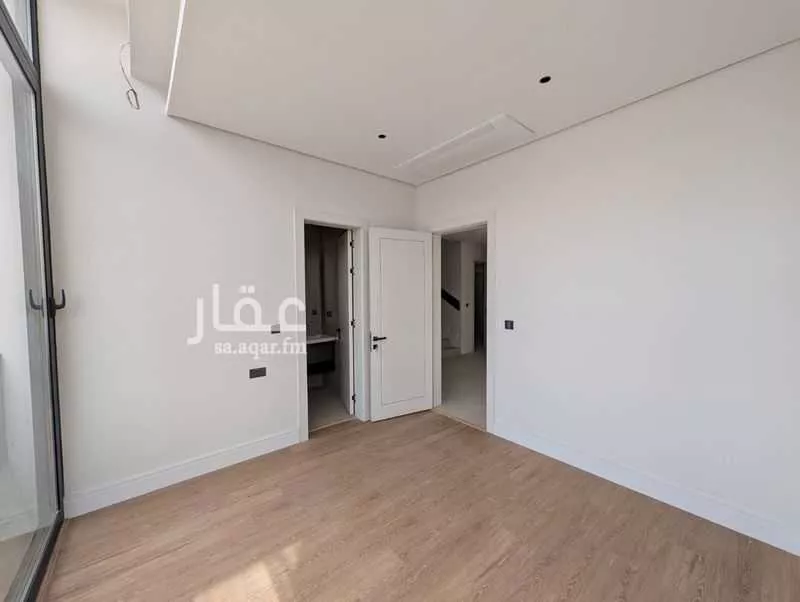 فيلا 4 غرف في العليا 21