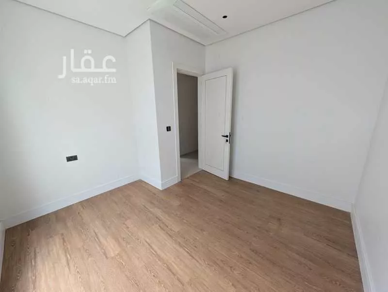 فيلا 4 غرف في العليا 6