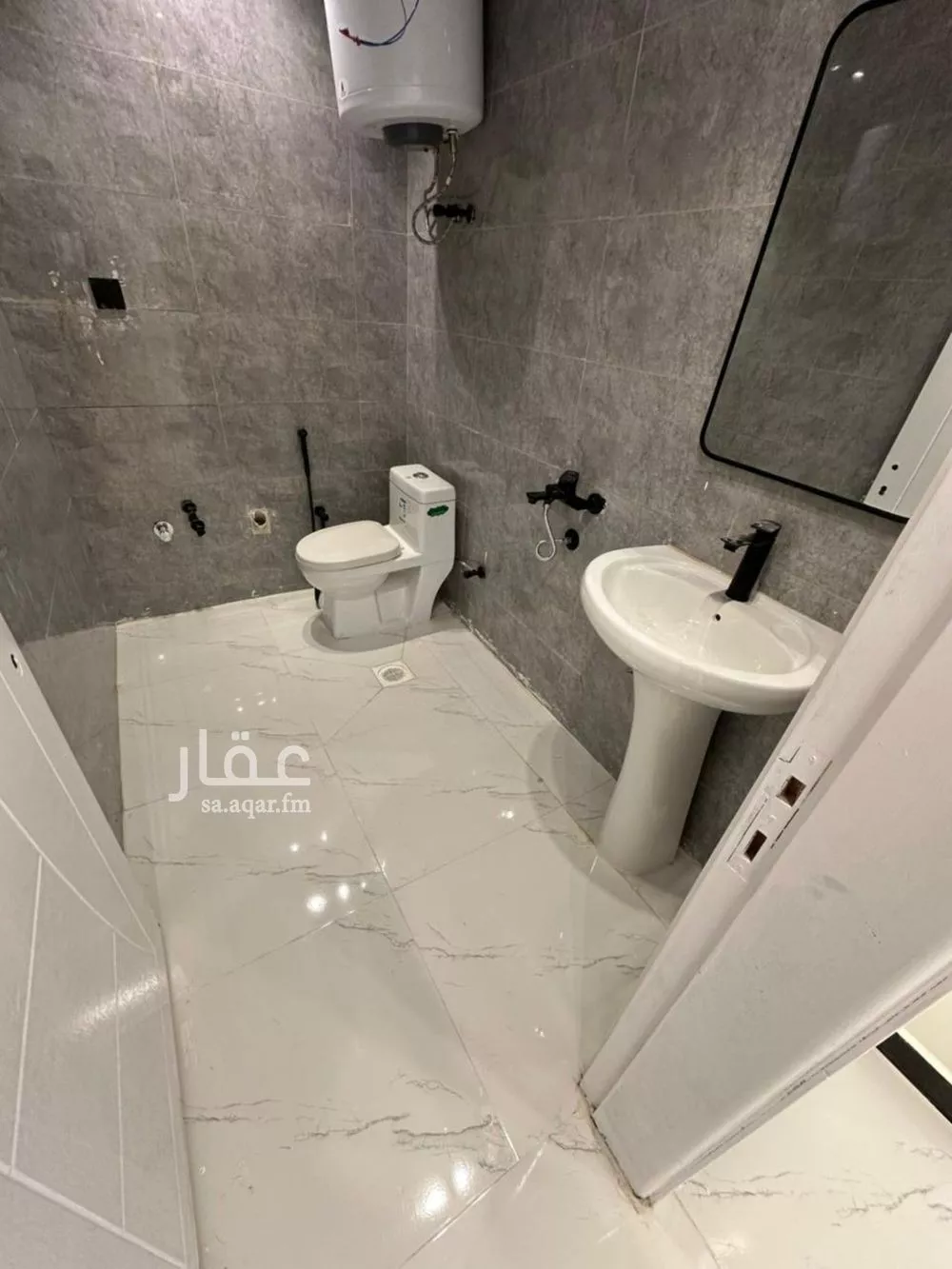 شقة 1 غرف في المربع 4