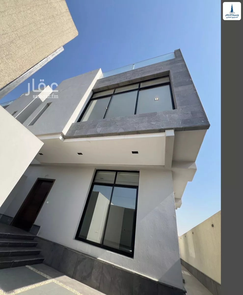 5 bedroom villa in Az Zomorod 5