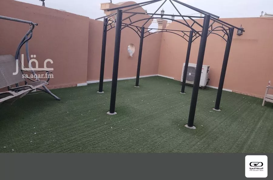 6 bedroom villa in Al Rabwa 5