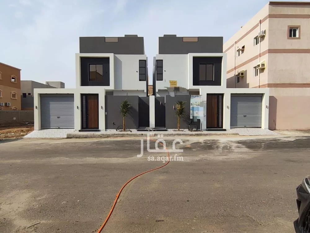 9 bedroom villa in Jeddah 3