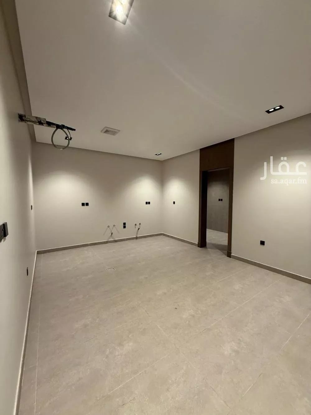 7 bedroom villa in Az Zomorod 13