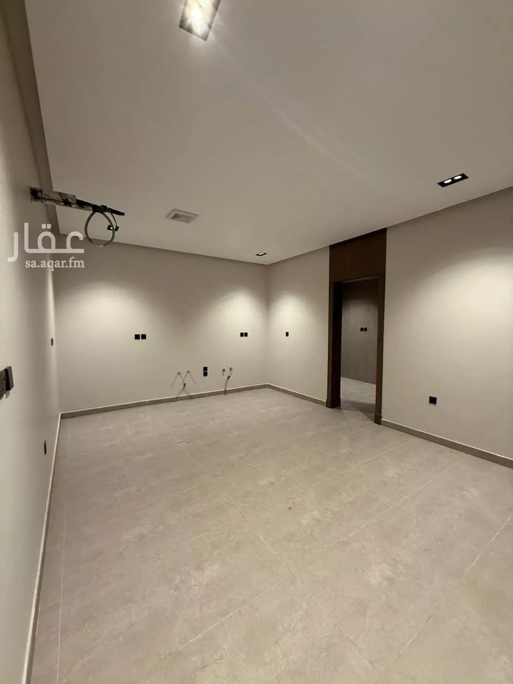 7 bedroom villa in Az Zomorod 14