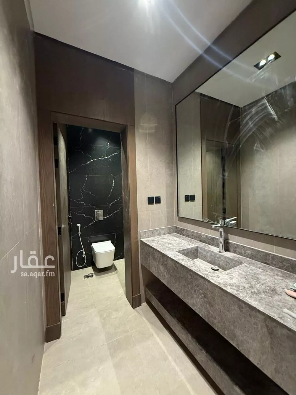 7 bedroom villa in Az Zomorod 20