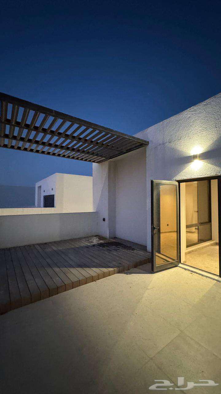 فيلا 6 غرف في البحر 2