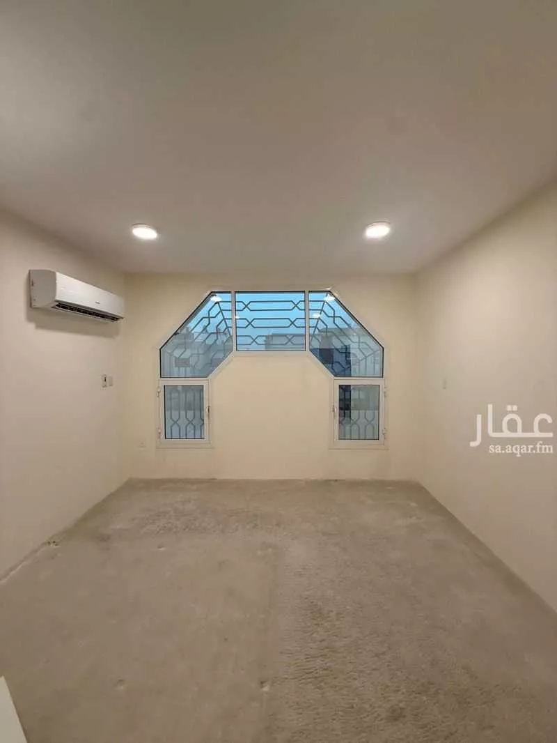 فيلا 5 غرف في الحزام الذهبي 8