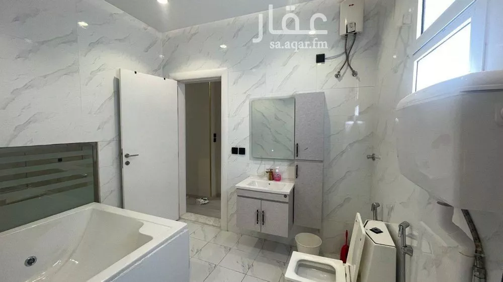فيلا 10 غرف في الواحة 6