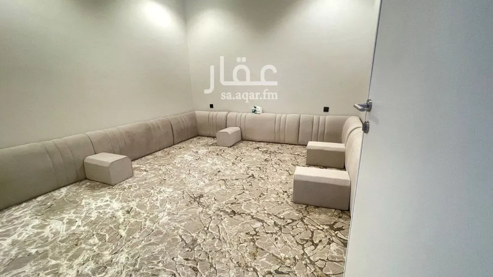 فيلا 10 غرف في الواحة 7