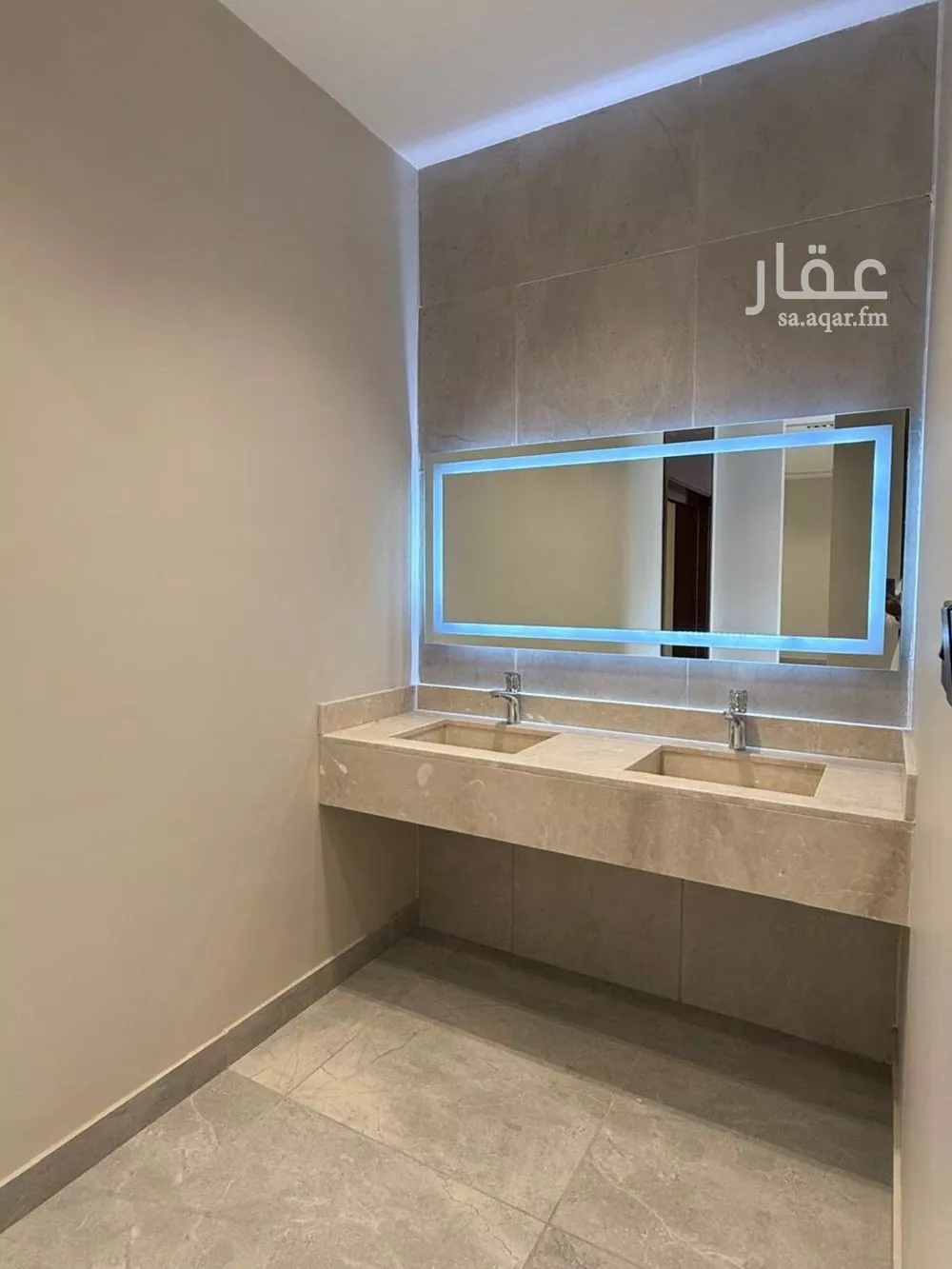 فيلا 6 غرف في الشراع 13