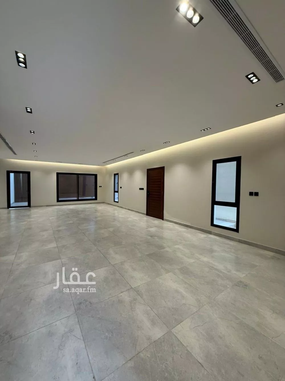 فيلا 6 غرف في الشراع 15