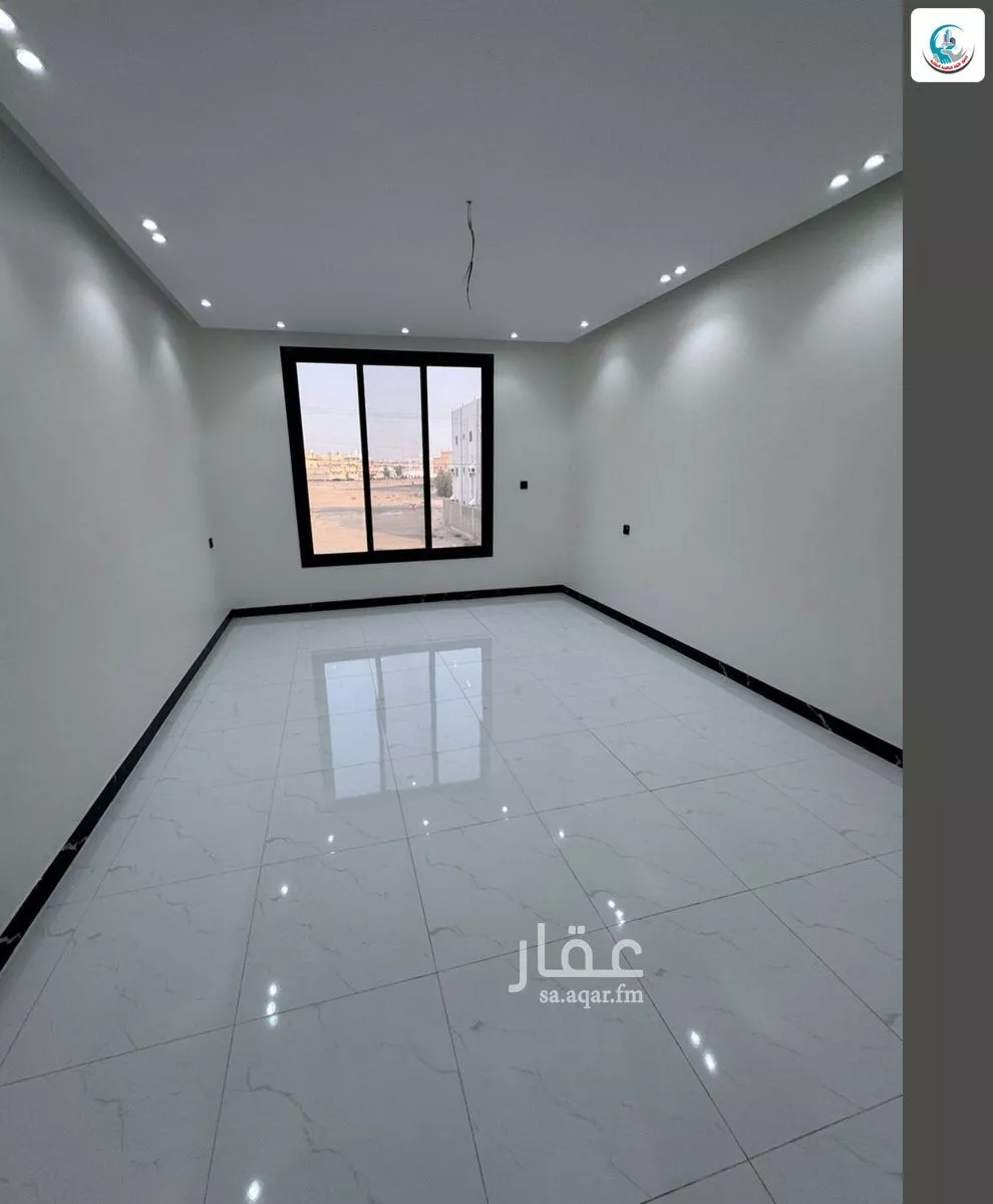 8 bedroom villa in Al Khumrah 14