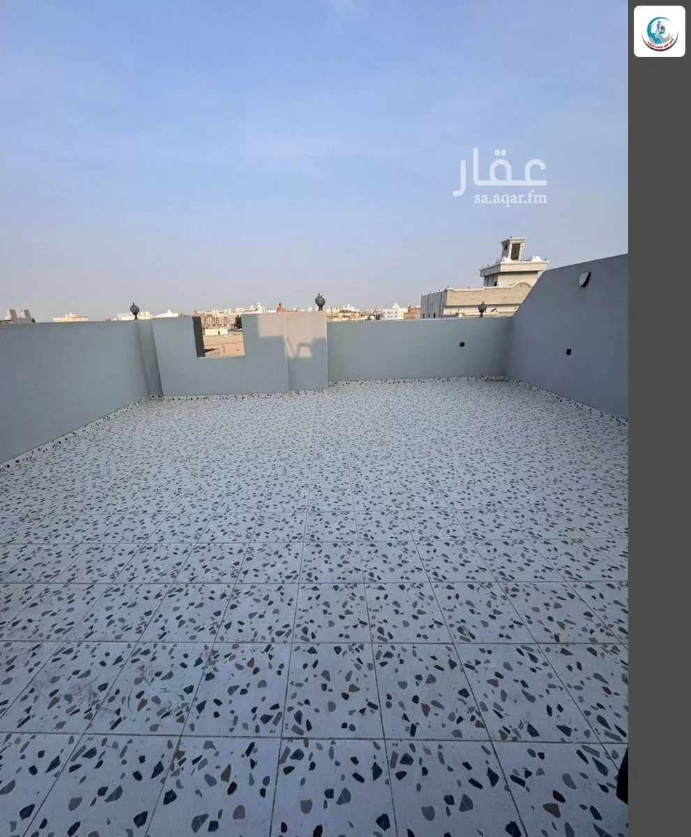 8 bedroom villa in Al Khumrah 16