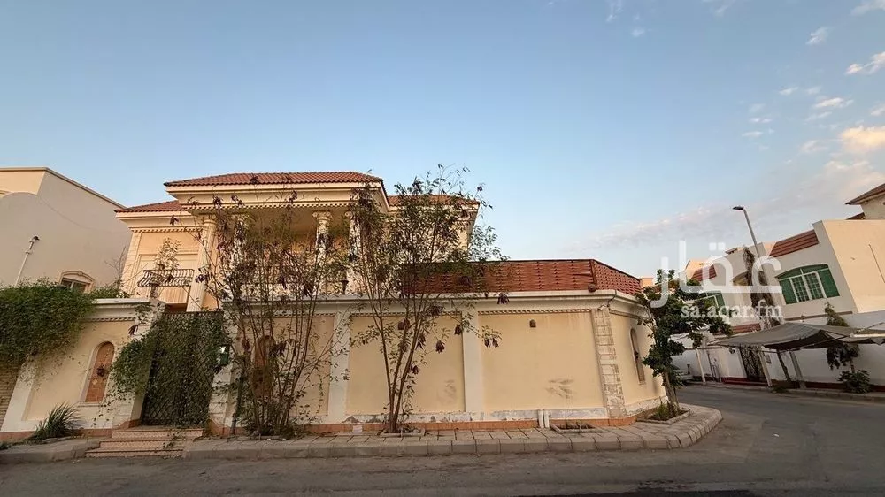 10 bedroom villa in Al Shati 2