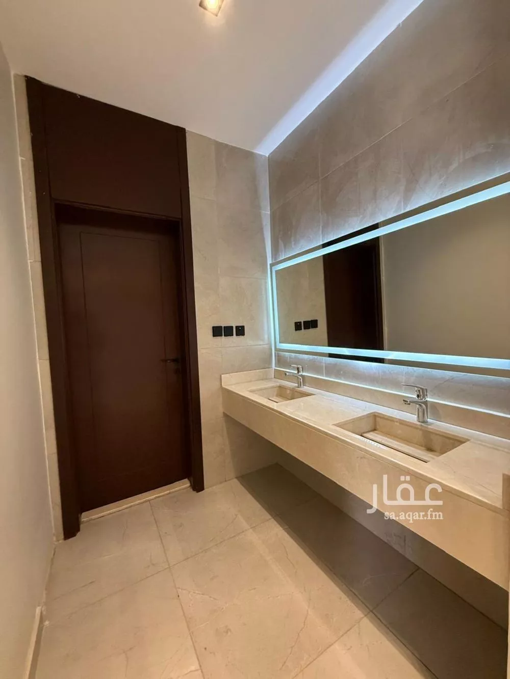 فيلا 5 غرف في الشراع 12