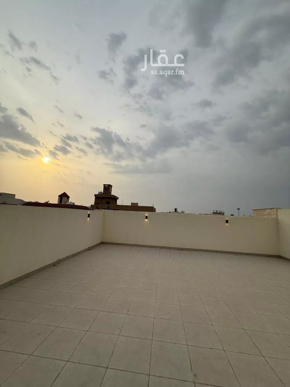 فيلا 5 غرف في الشراع 6