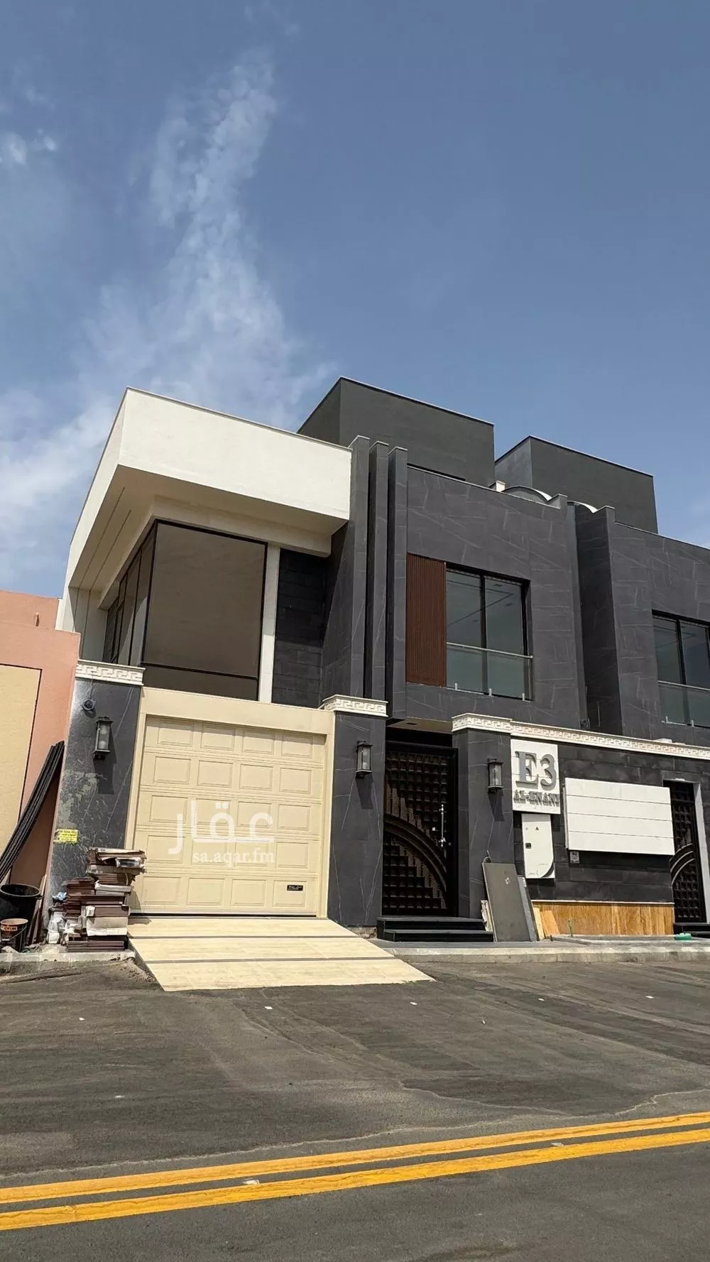 5 bedroom villa in Al Amwaj 2