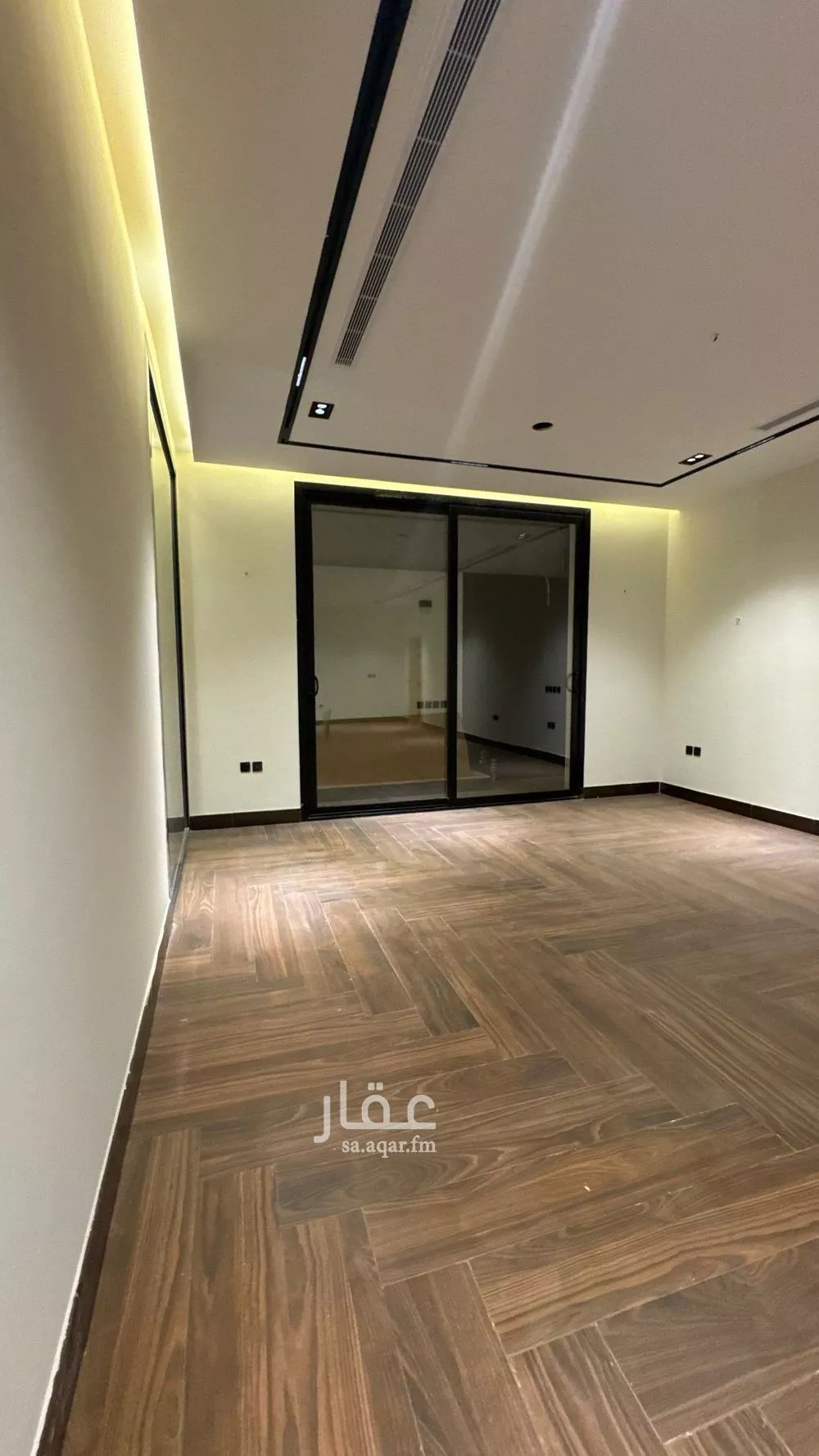 5 bedroom villa in Al Amwaj 15
