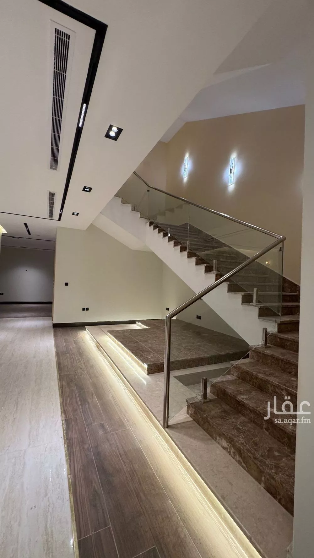 5 bedroom villa in Al Amwaj 18