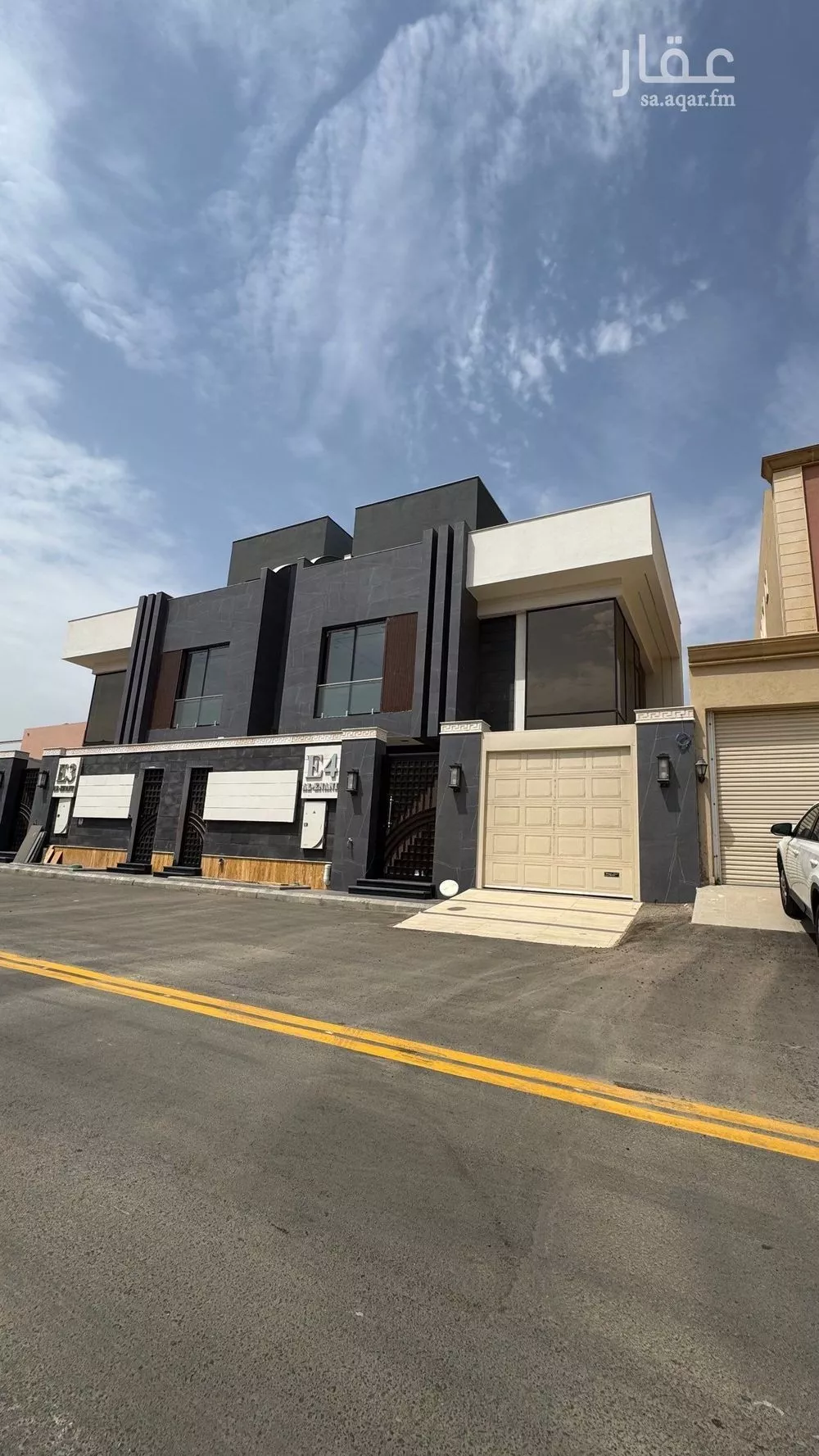 5 bedroom villa in Al Amwaj 3