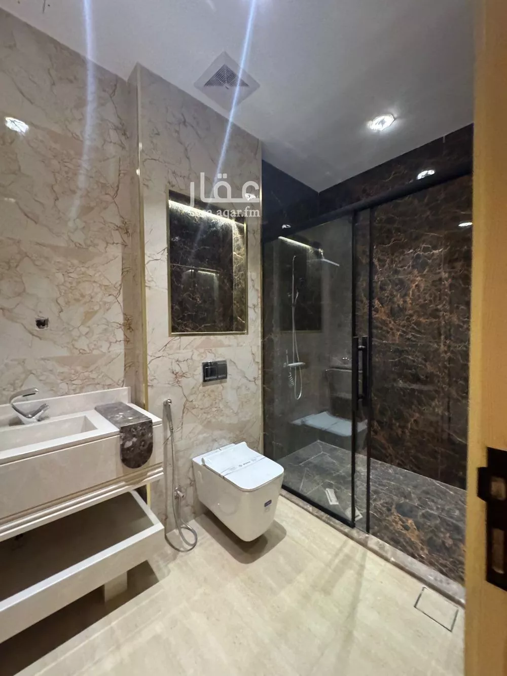 5 bedroom villa in Al Amwaj 23