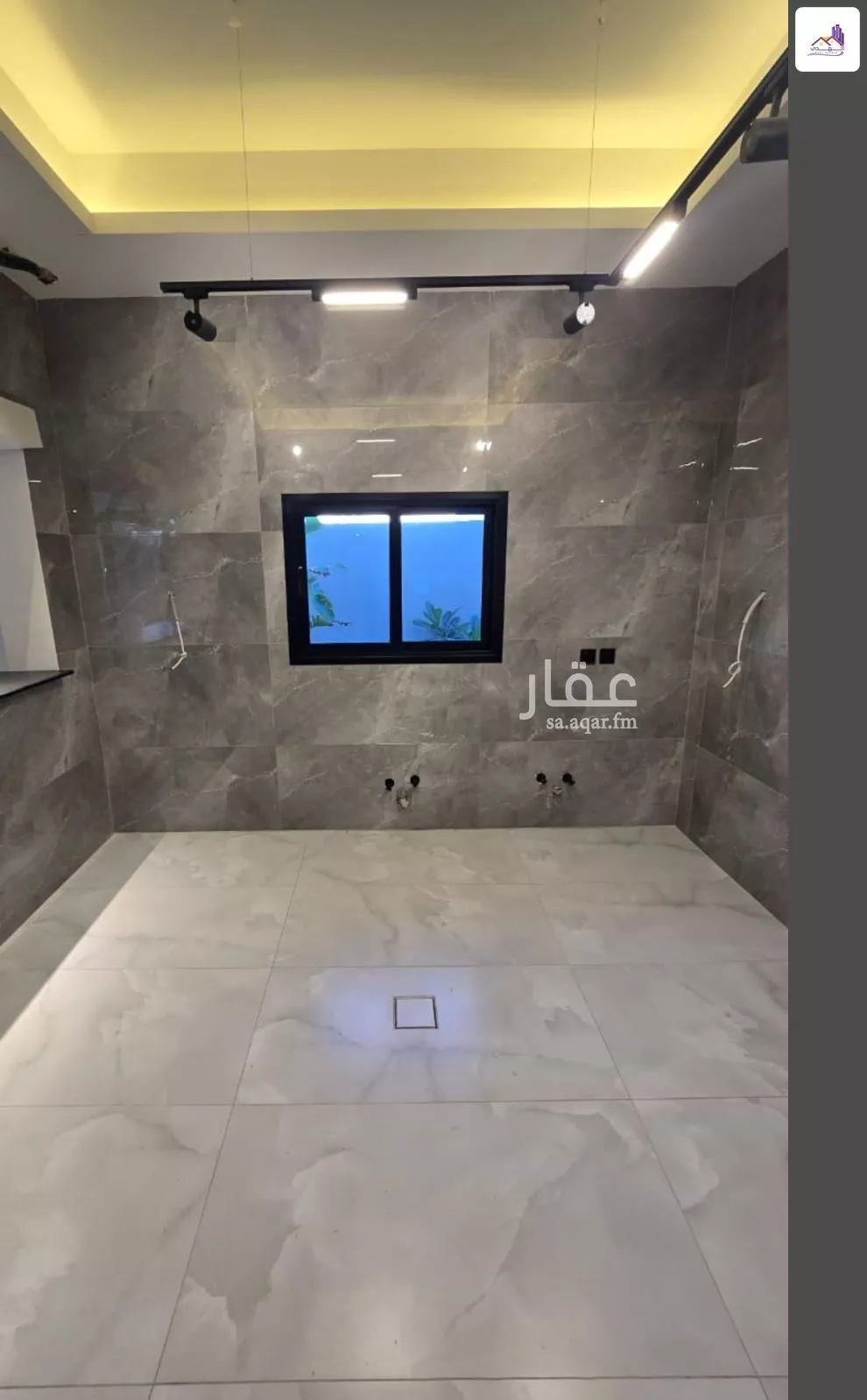 فيلا 9 غرف في الشراع 12