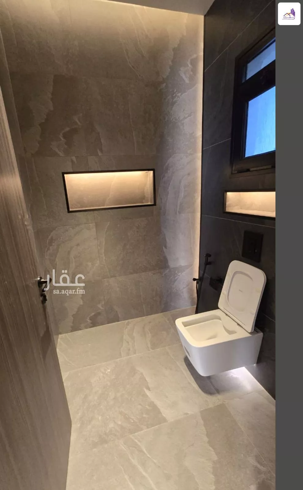 فيلا 9 غرف في الشراع 9