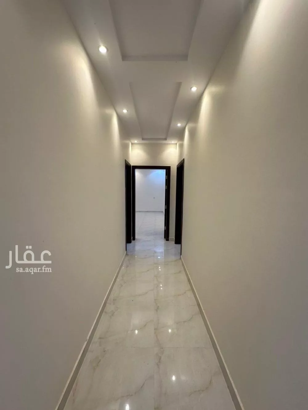 فيلا 5 غرف في الفروسية 10