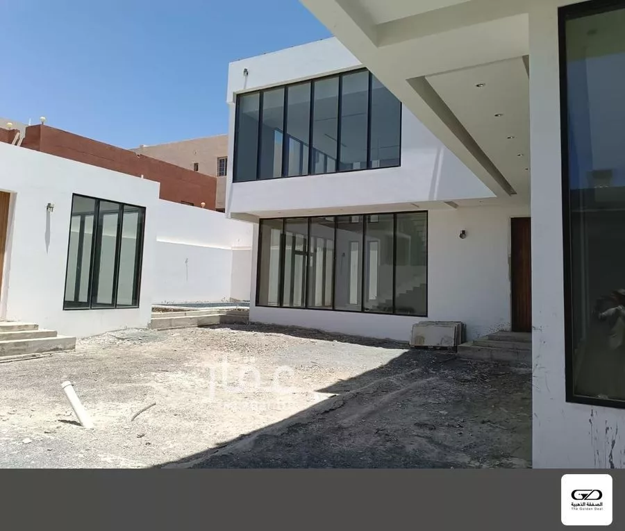 5 bedroom villa in Az Zomorod 9