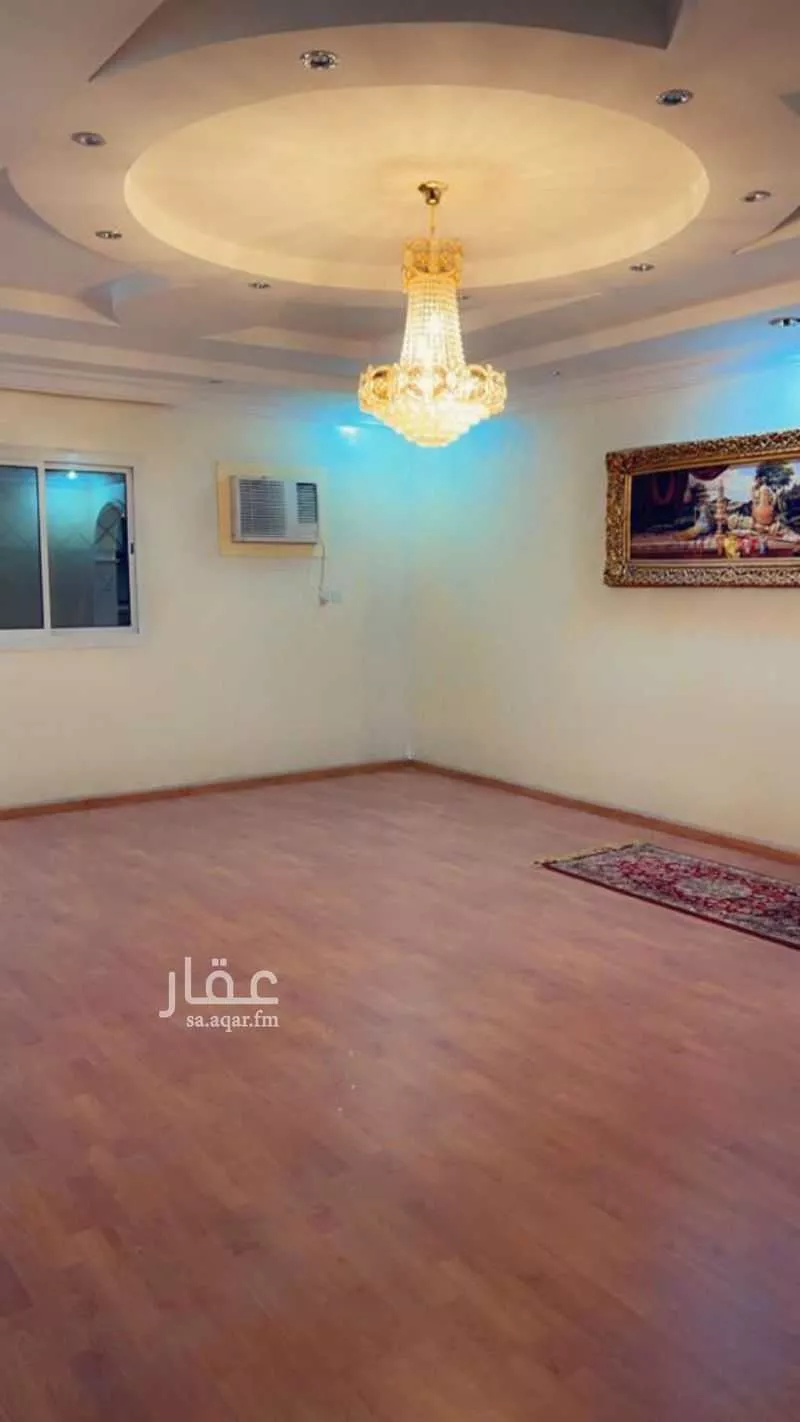 فيلا 7 غرف في الملك فهد 4