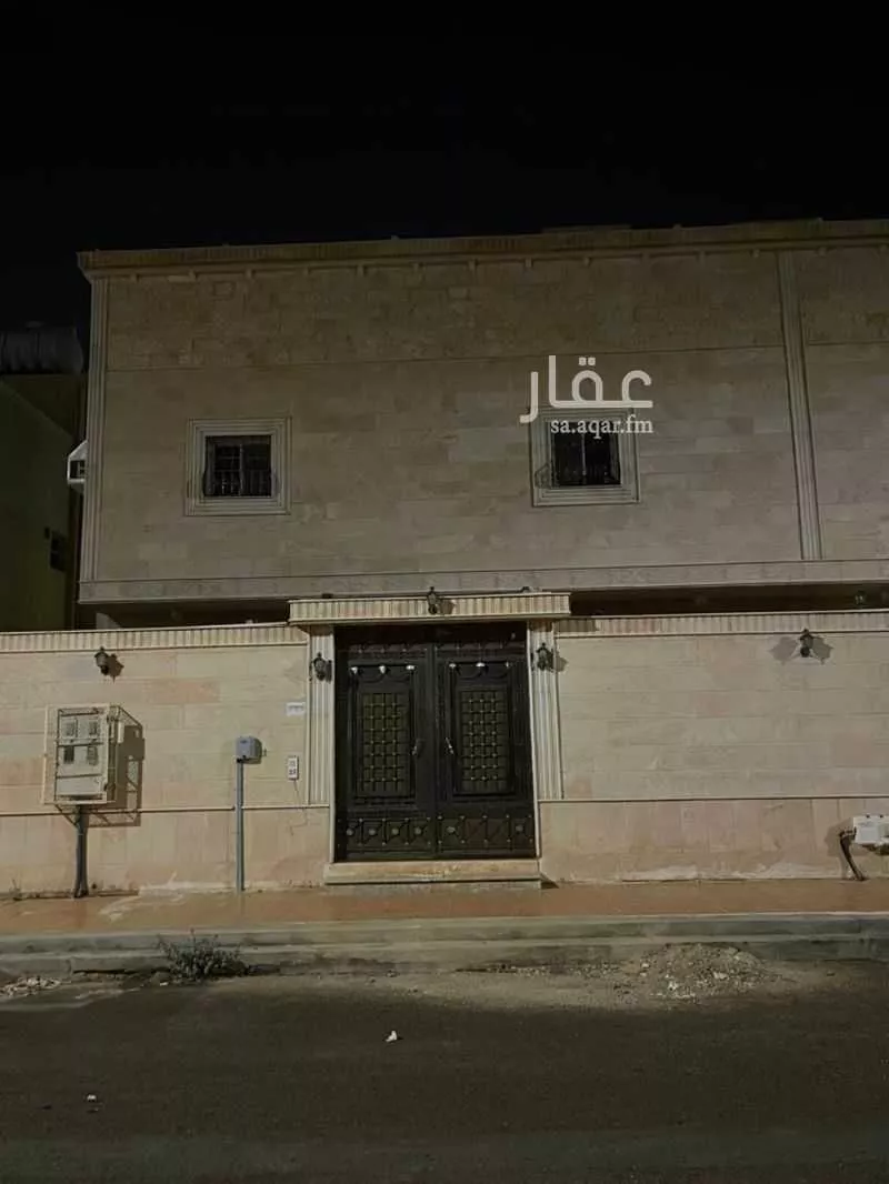 فيلا 7 غرف في الملك فهد 5