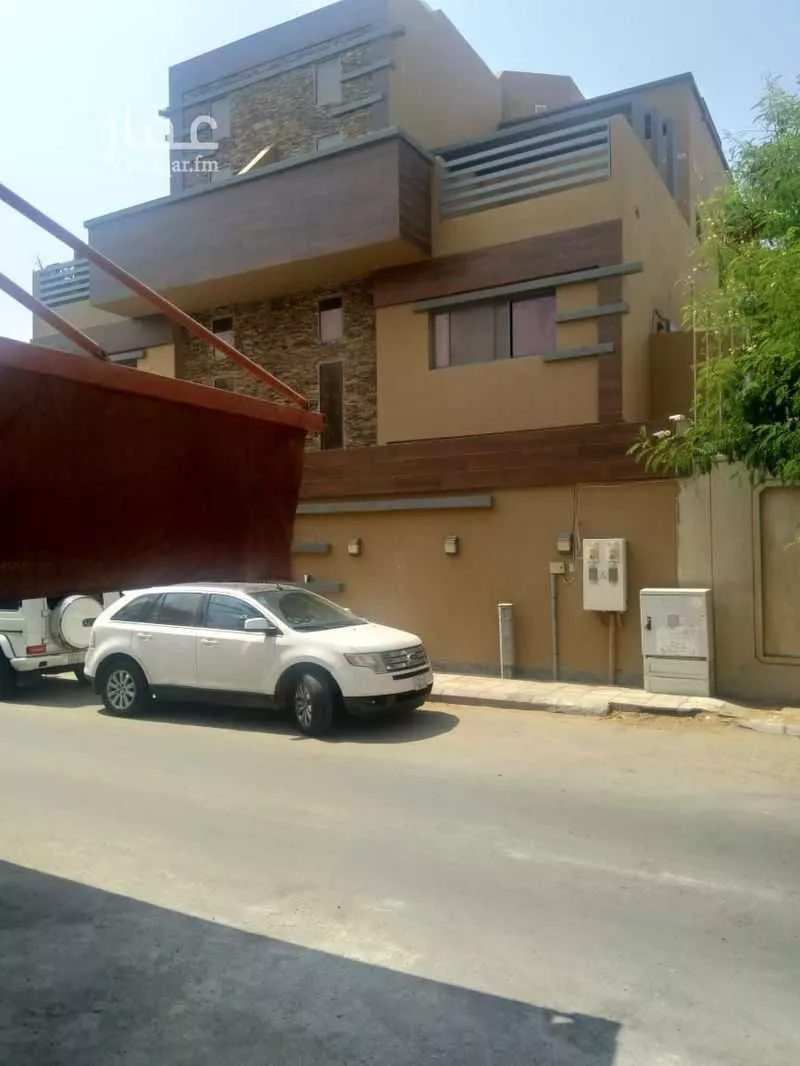 8 bedroom villa in Al Murjan 2