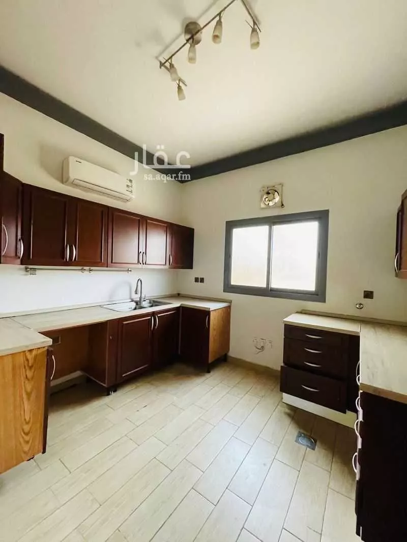 8 bedroom villa in Al Murjan 4