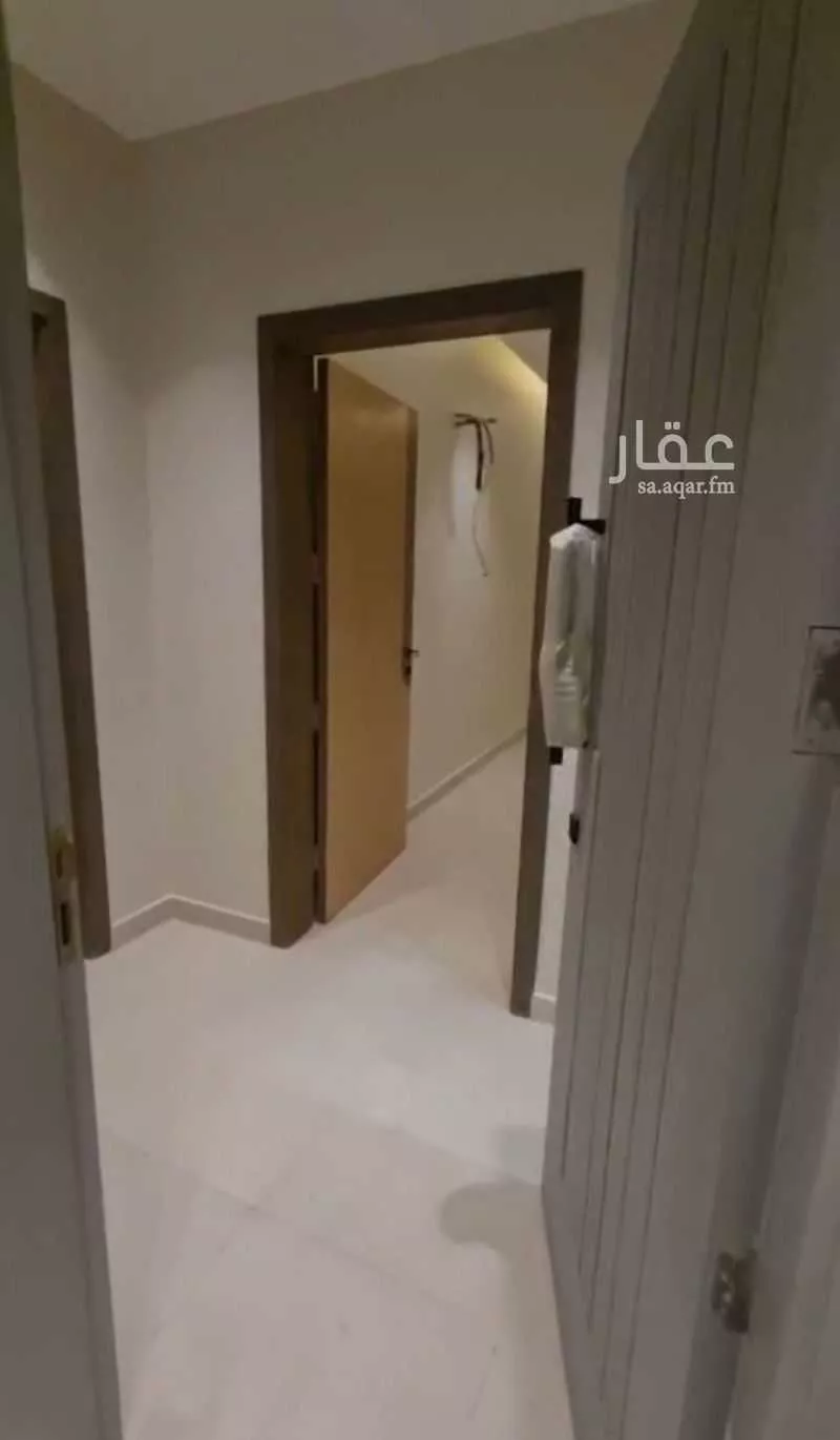 شقة 5 غرف في الواحة 10