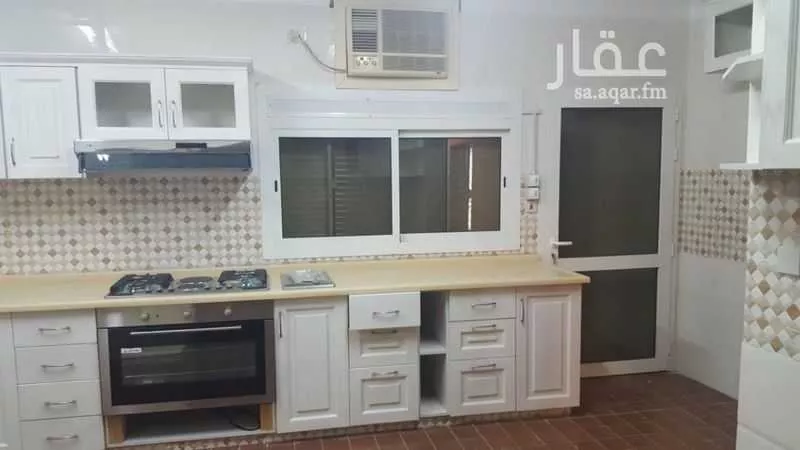 فيلا 10 غرف في العدل 13