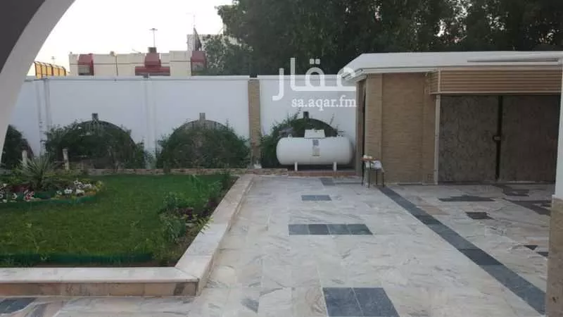 فيلا 10 غرف في العدل 18
