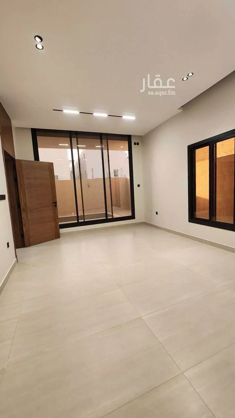 6 bedroom villa in Az Zomorod 18