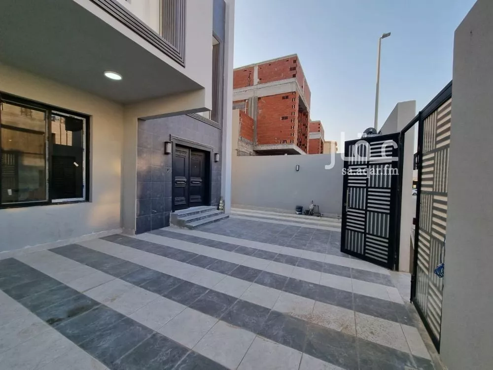 8 bedroom villa in Al Lulu 3