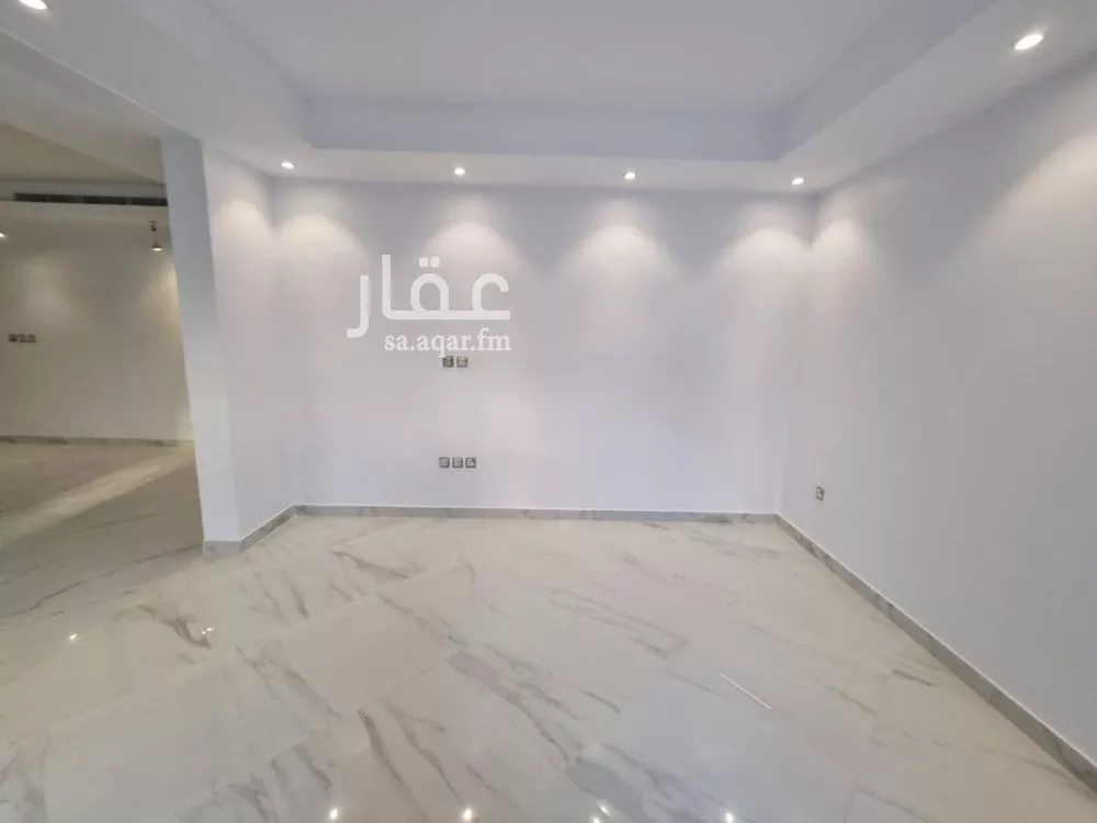 8 bedroom villa in Al Lulu 4
