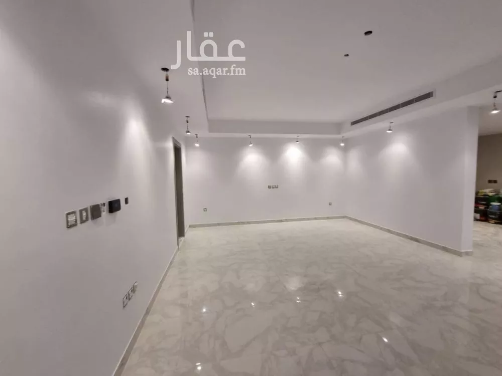 8 bedroom villa in Al Lulu 5