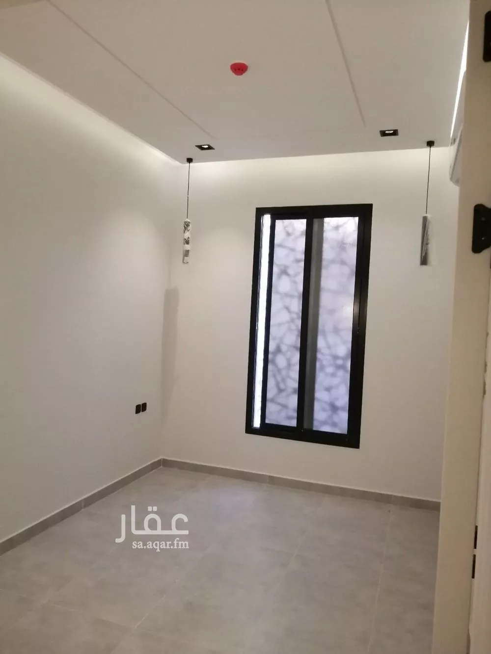 عمارة 962 م² في الضباط 13