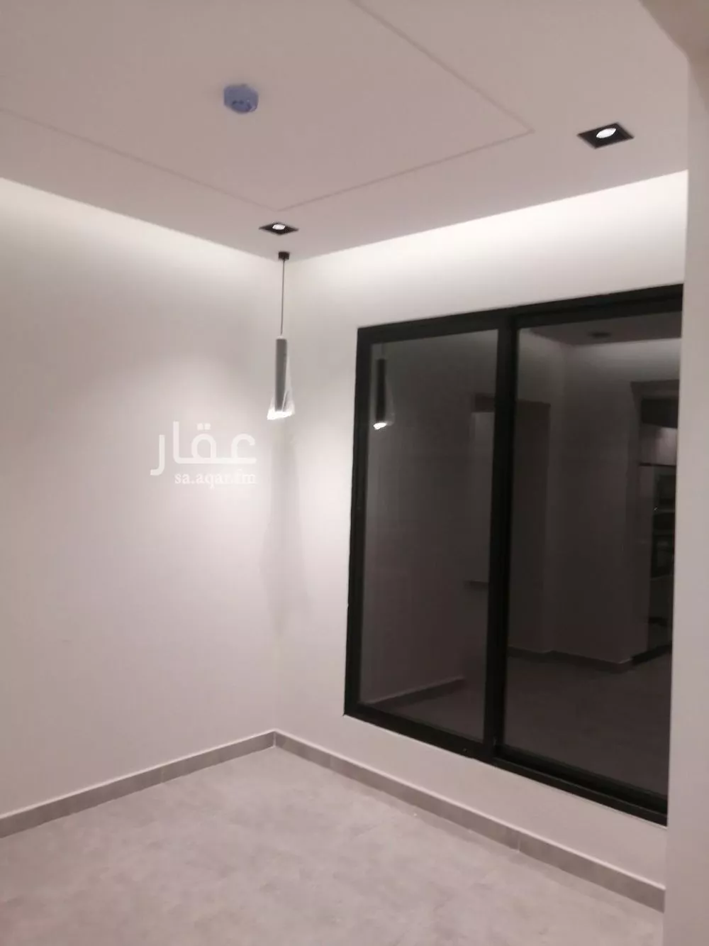 عمارة 962 م² في الضباط 20
