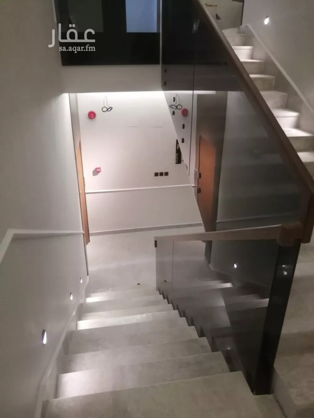 عمارة 962 م² في الضباط 3