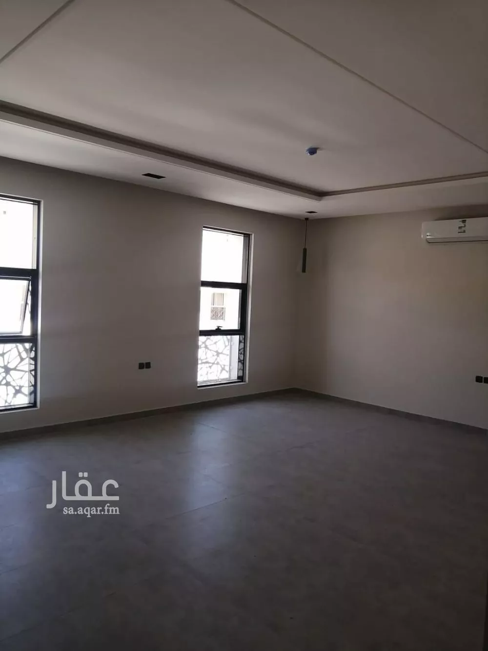 عمارة 962 م² في الضباط 6