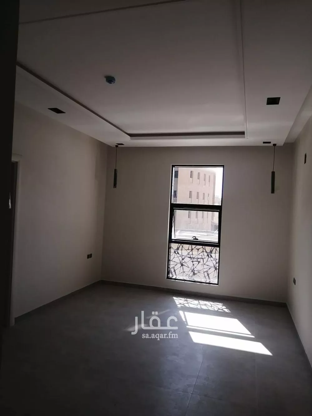 عمارة 962 م² في الضباط 7