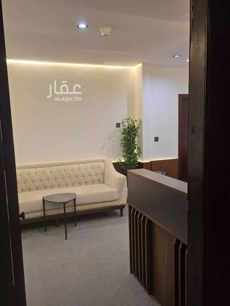 مكتب 350 م² في الرويس 14